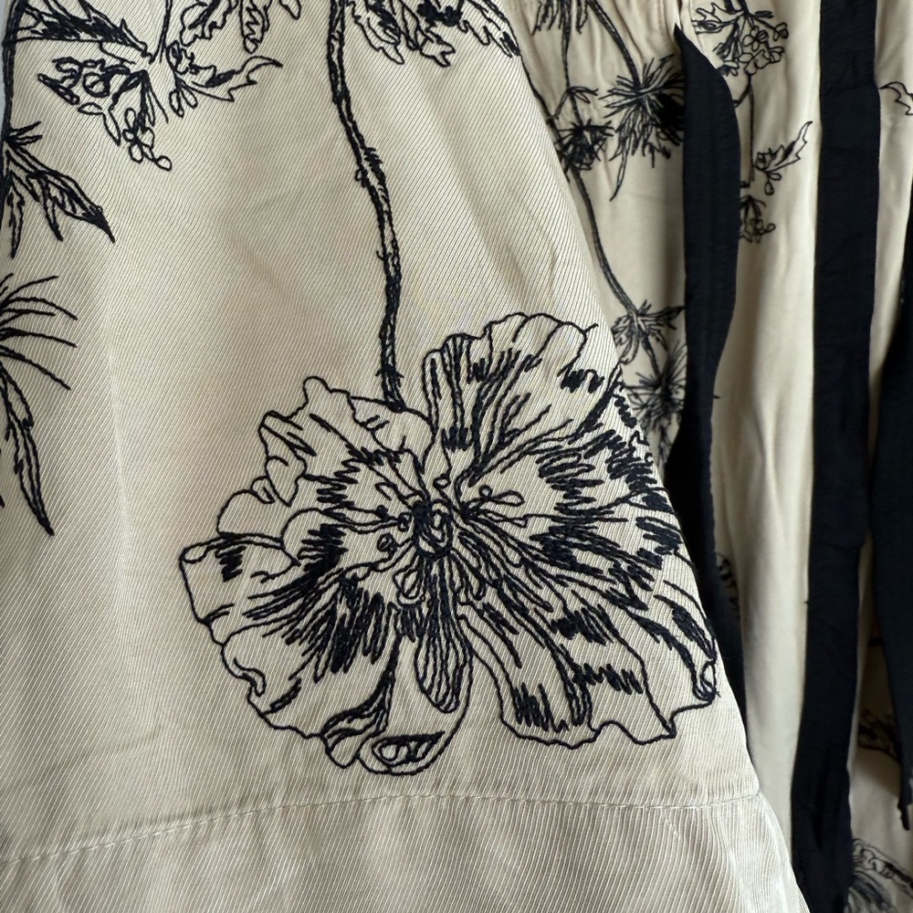 Floral Print Kimono Robe - Black and Tan. Size S-M. Premium collection H&M. - Picture 7 of 12